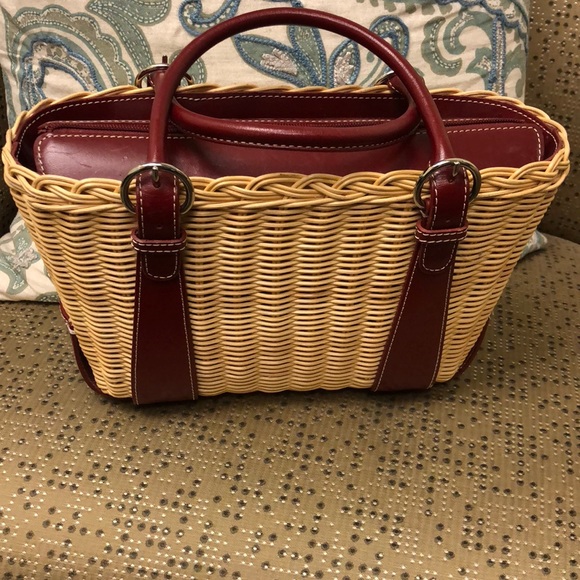 Ann Taylor Handbags - 6 1/2x 11” straw handbag lined with zipper